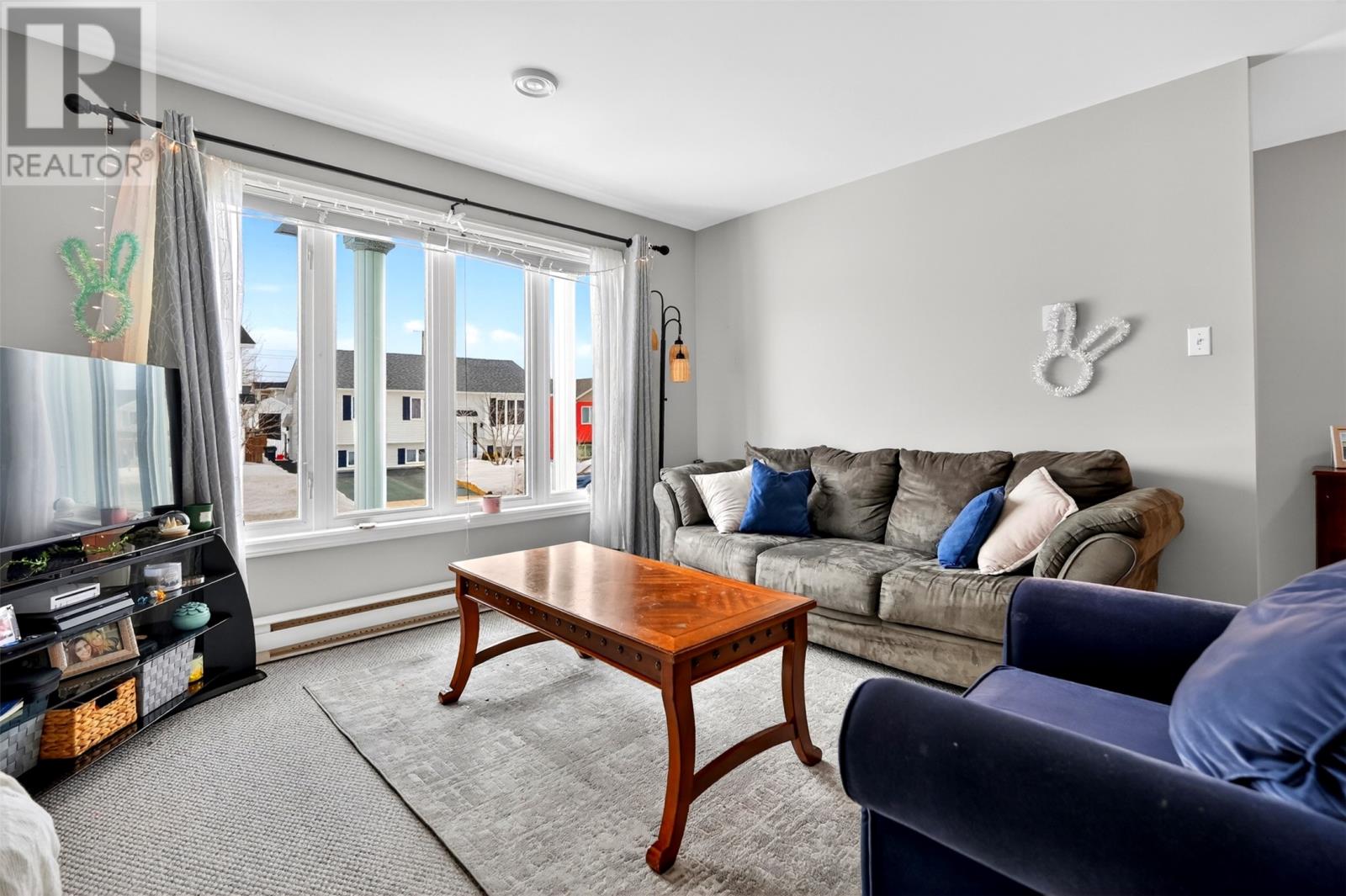 52 Cottonwood Crescent