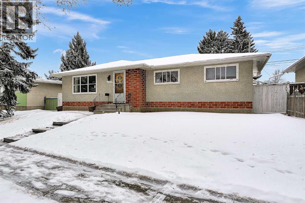 1483 Northmount Drive NW