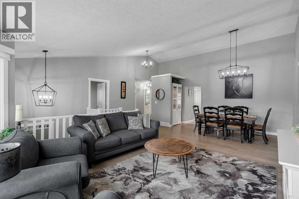 54 Hidden Vale Court NW