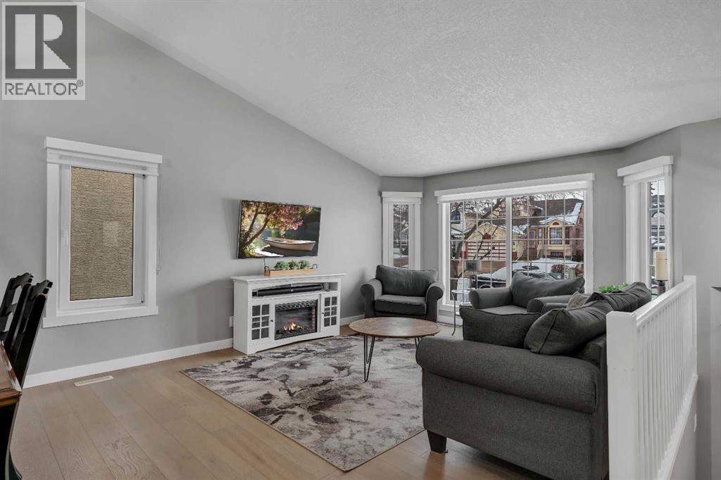 54 Hidden Vale Court NW