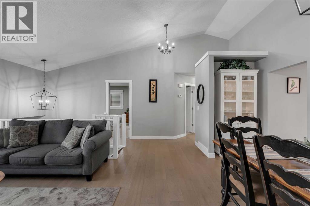 54 Hidden Vale Court NW