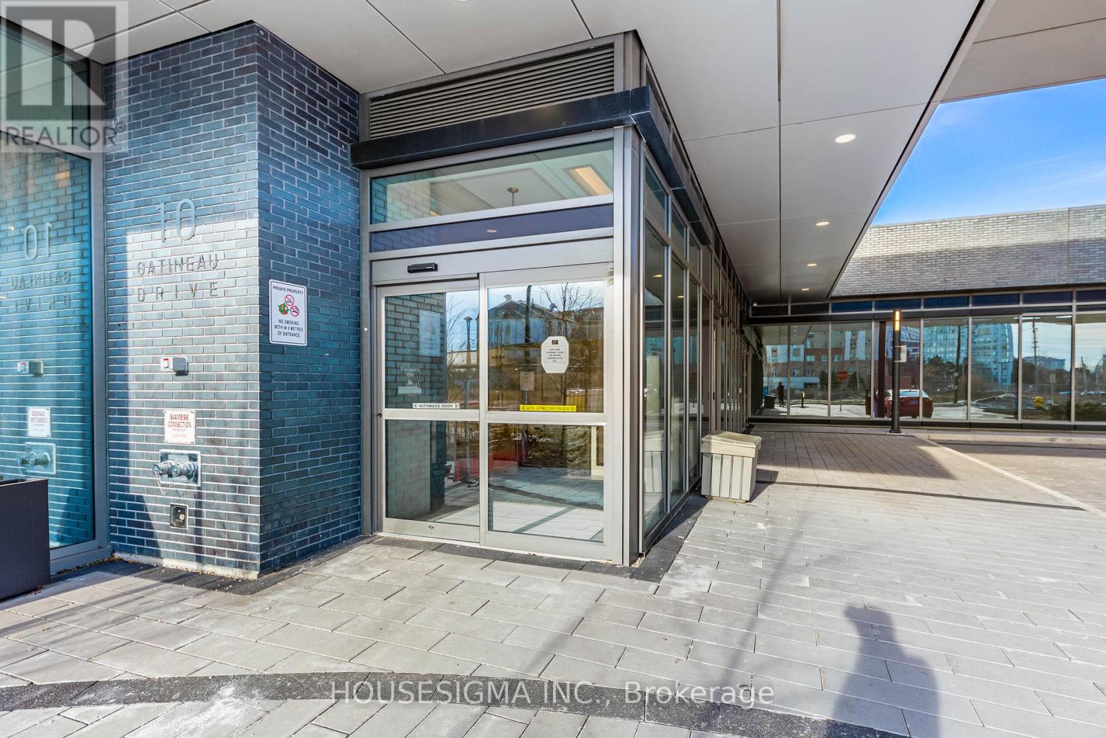 708 - 10 GATINEAU DRIVE