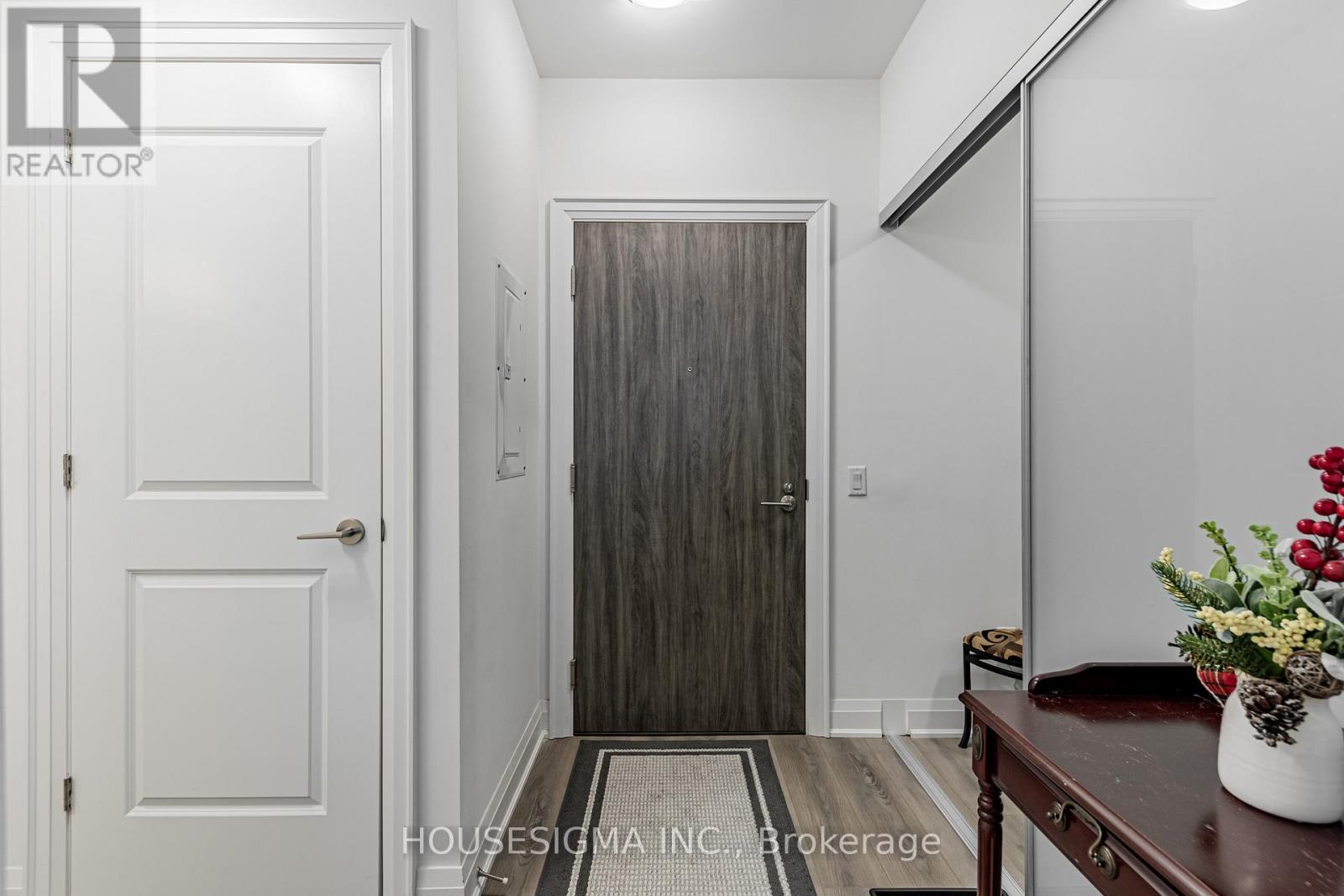 708 - 10 GATINEAU DRIVE