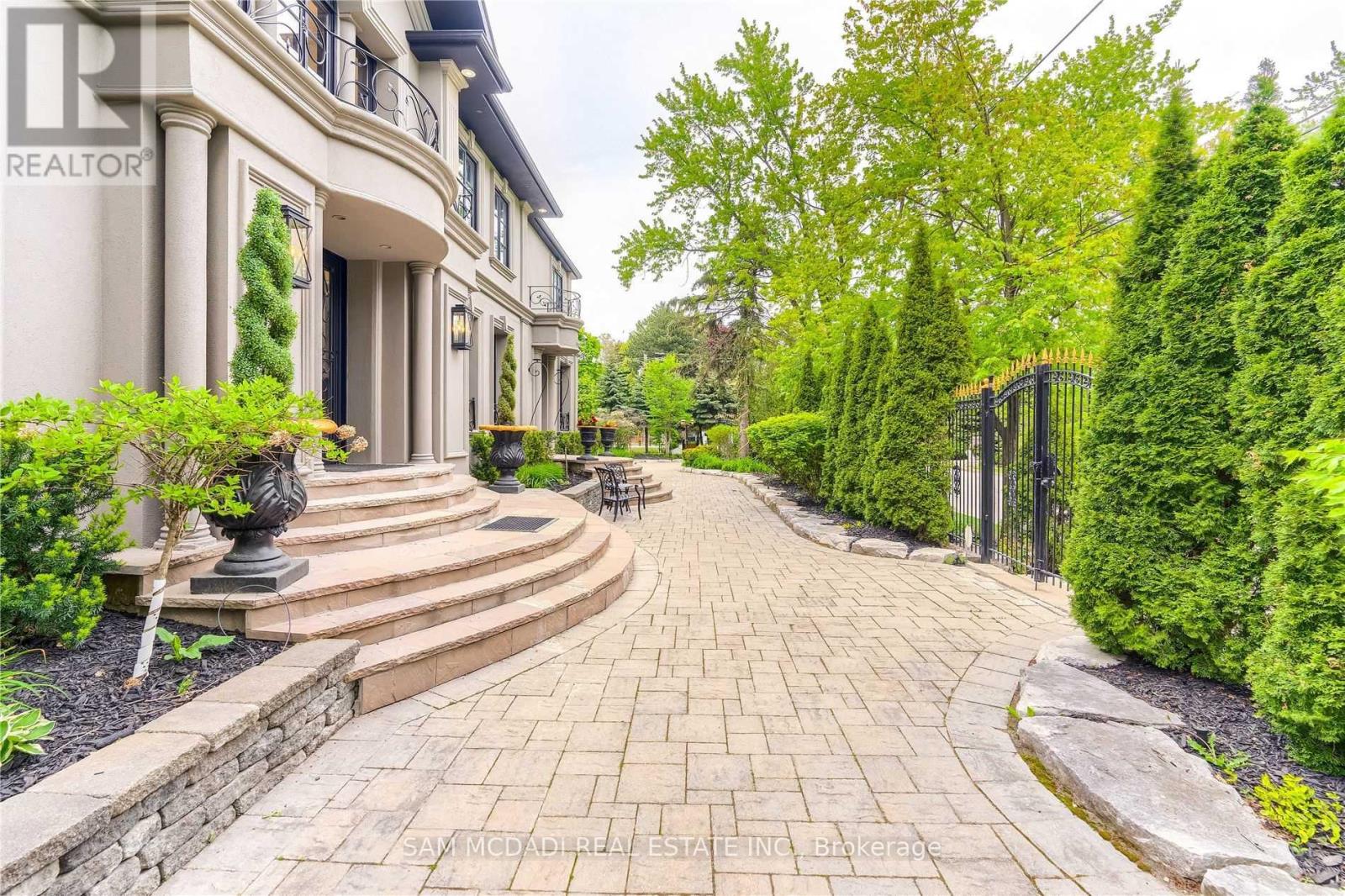 1540 MISSISSAUGA ROAD