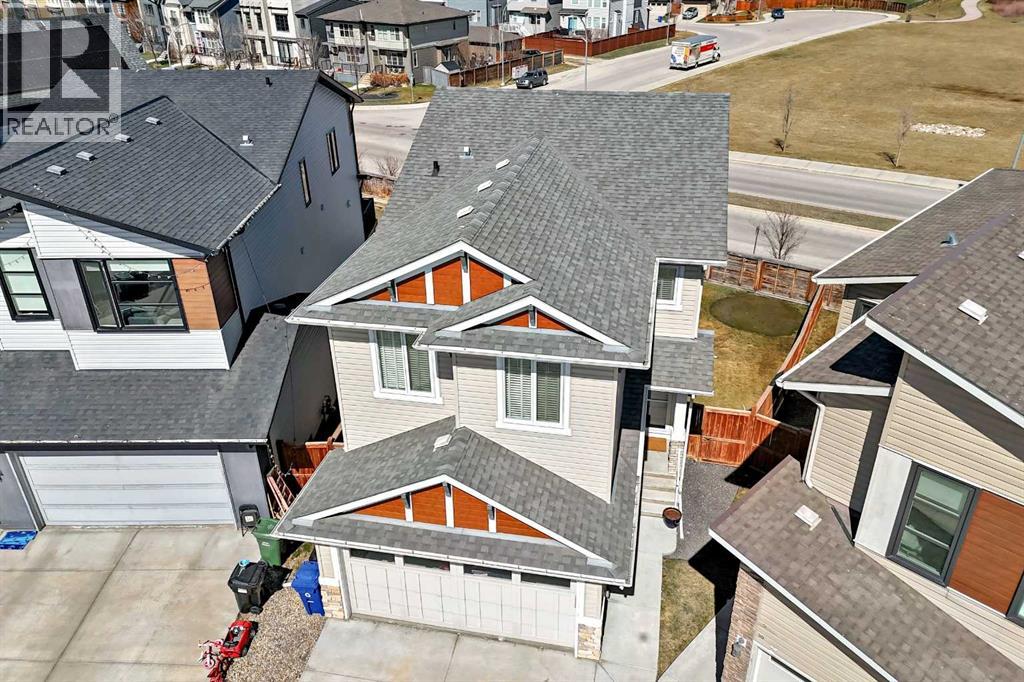 35 Walden Mount SE