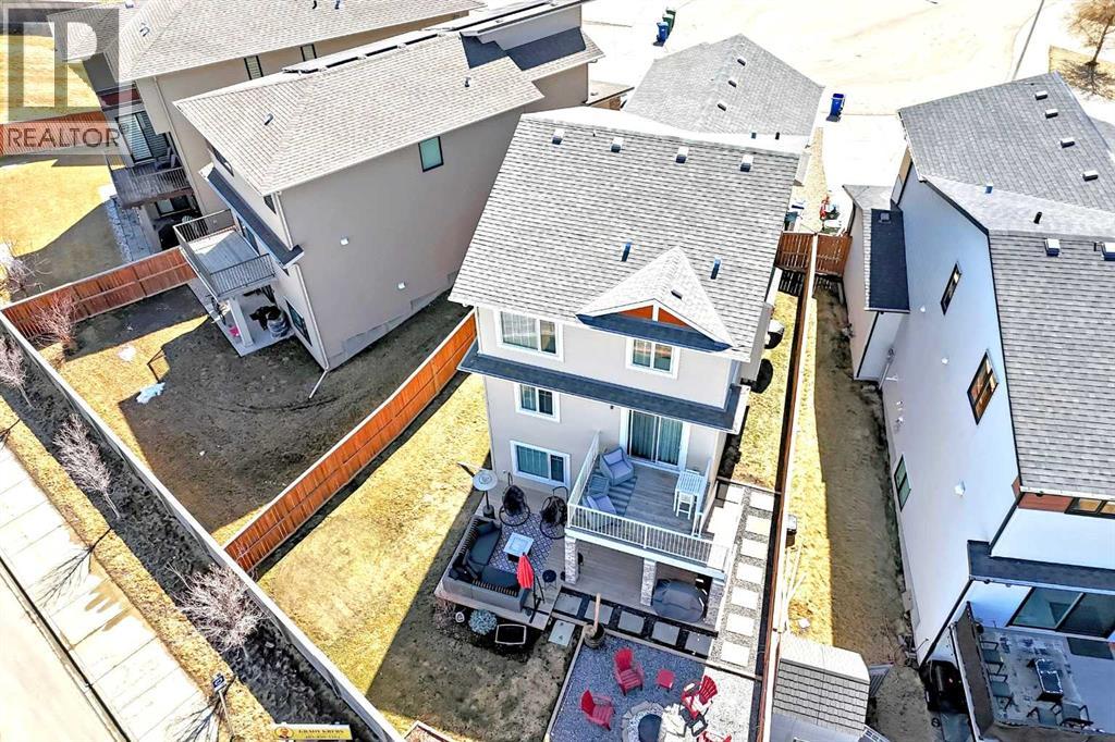35 Walden Mount SE