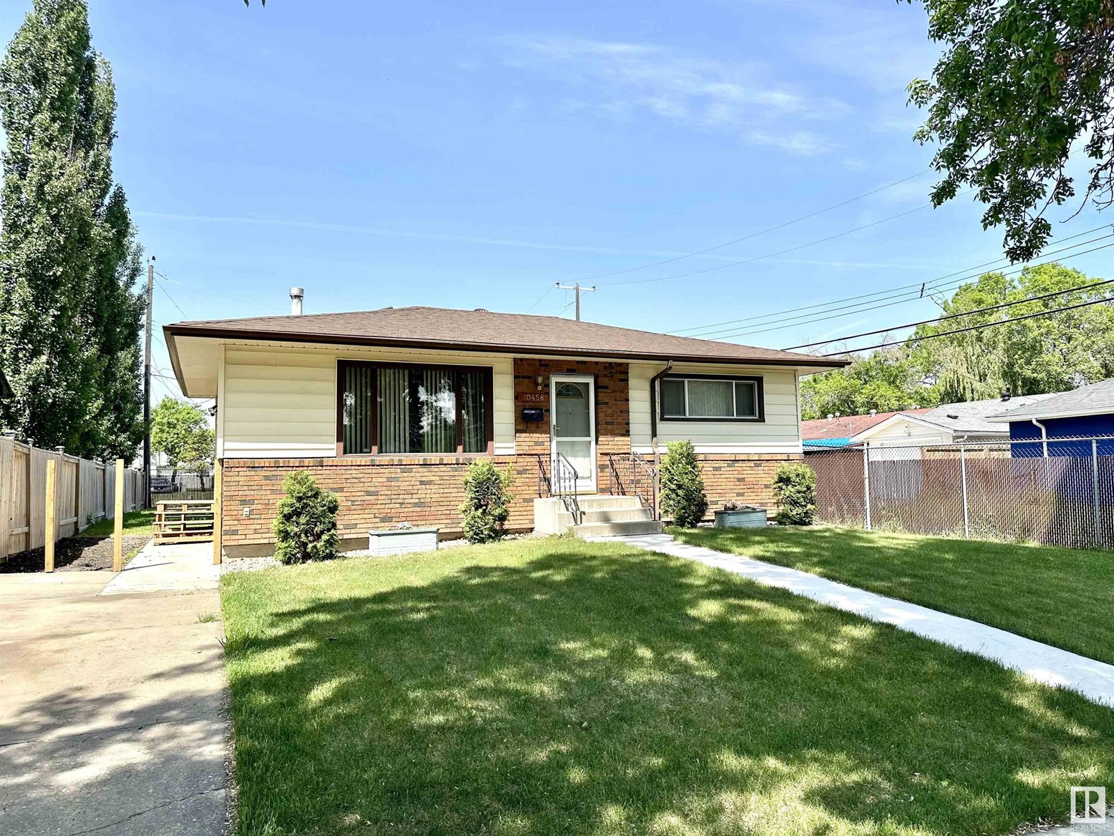 10458 166 ST NW