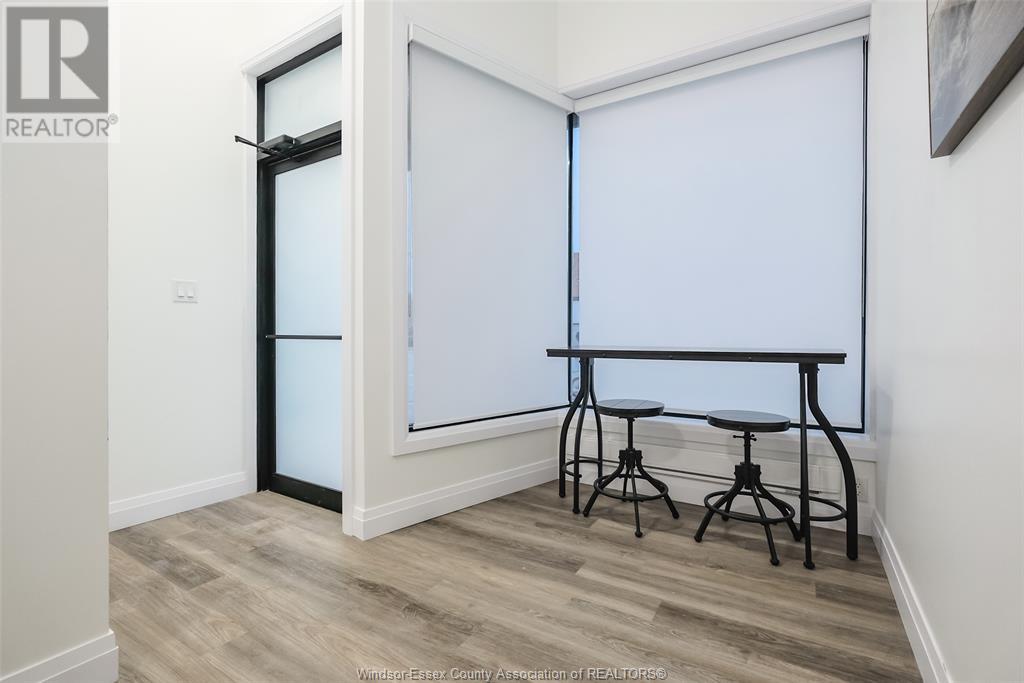 1223 University AVENUE West
