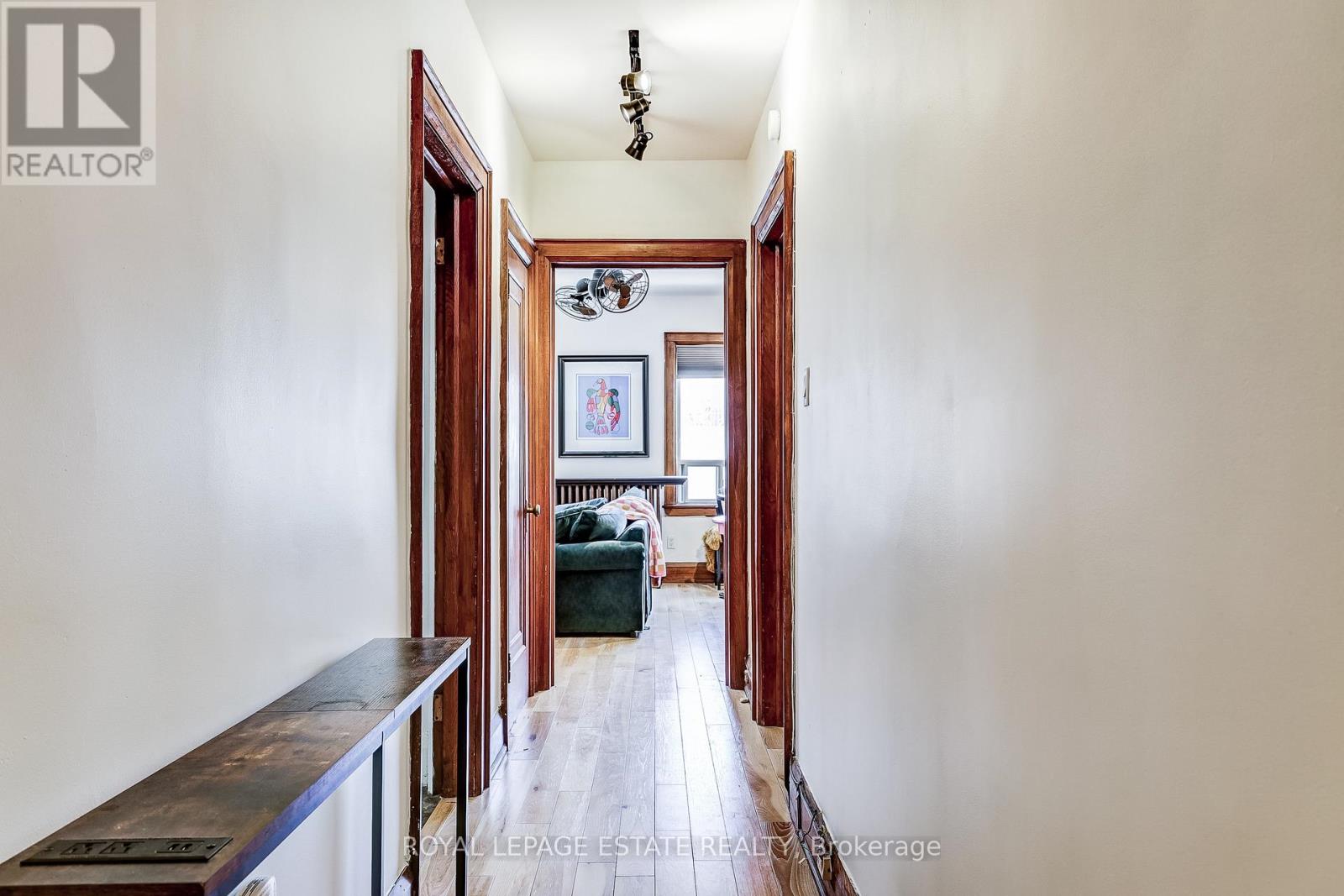 6 - 922 BATHURST STREET