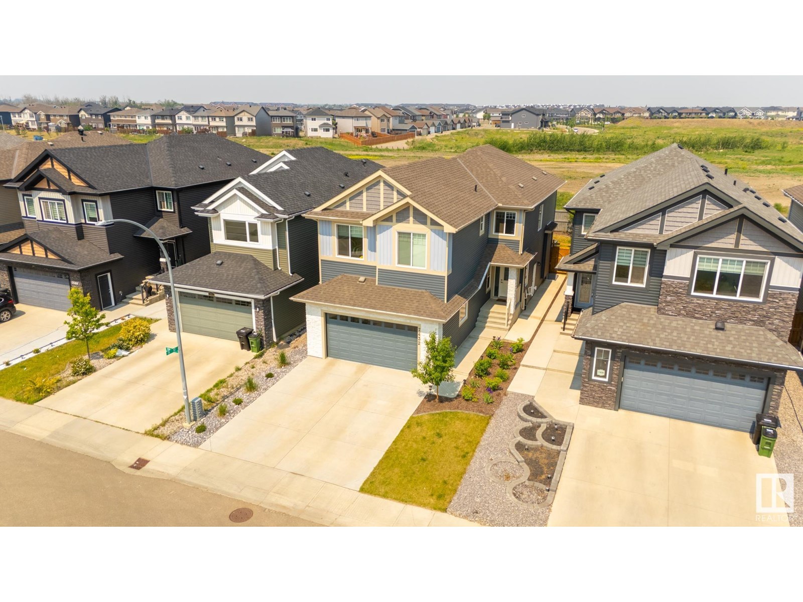 7432 174 AV NW