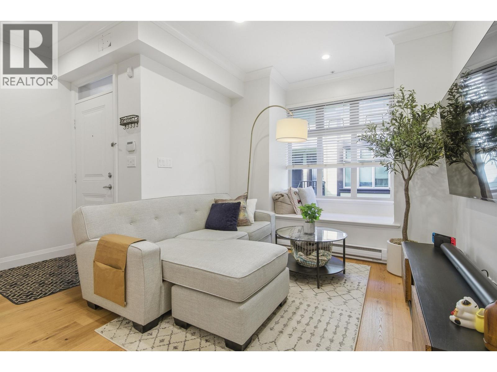 219 5588 PATTERSON AVENUE