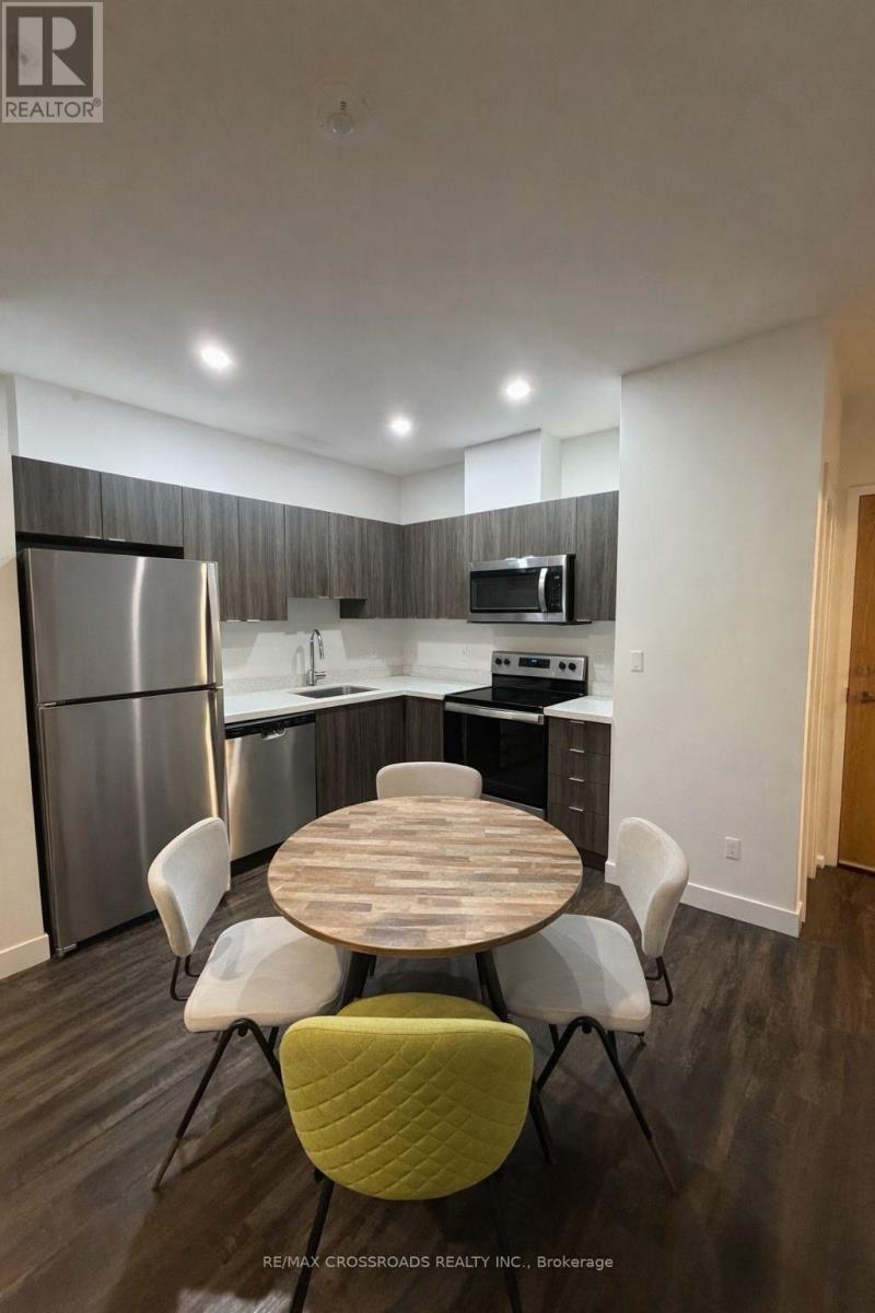 308 - 408 DUNDAS STREET