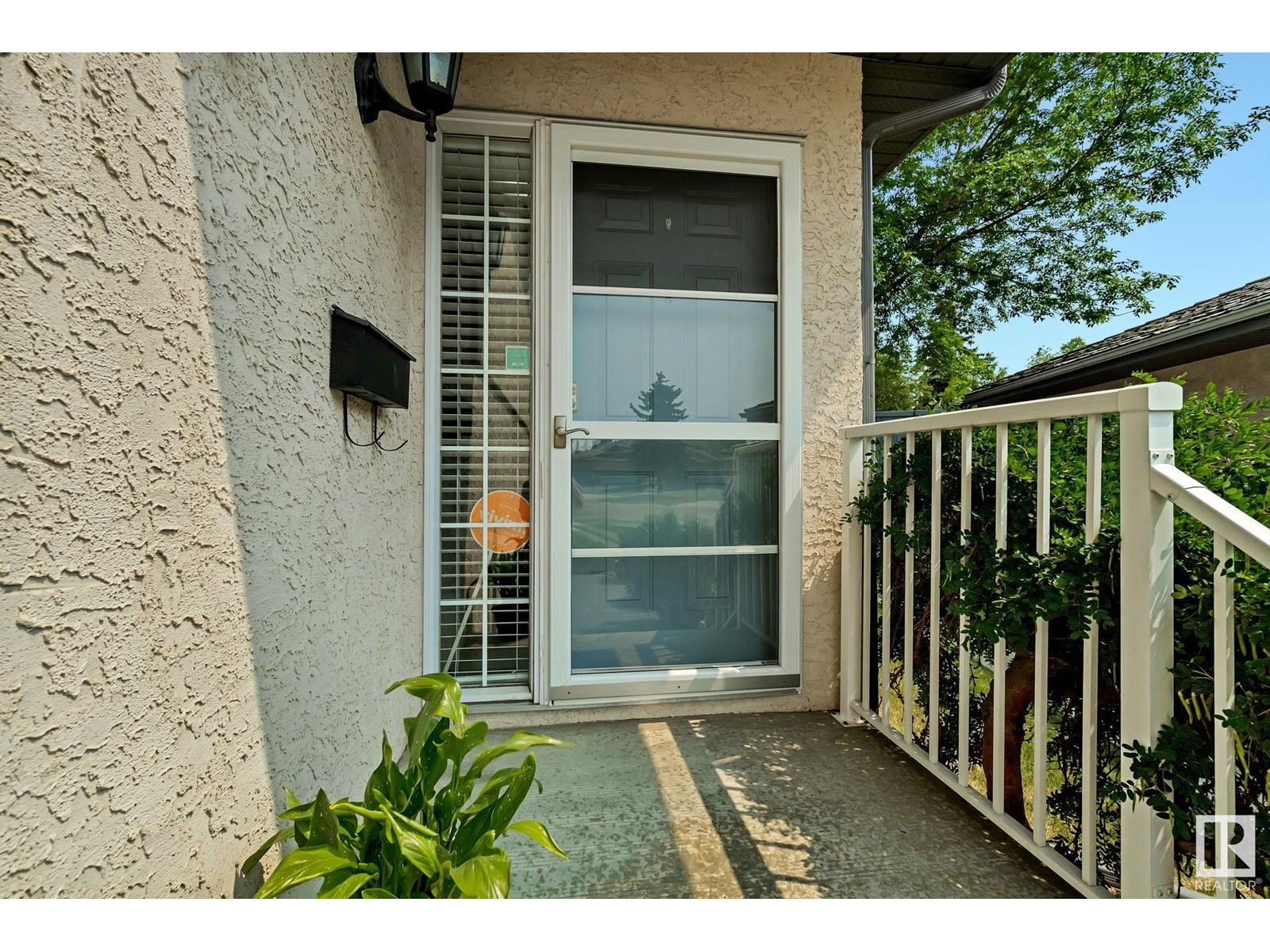 #123 215 BLACKBURN E SW