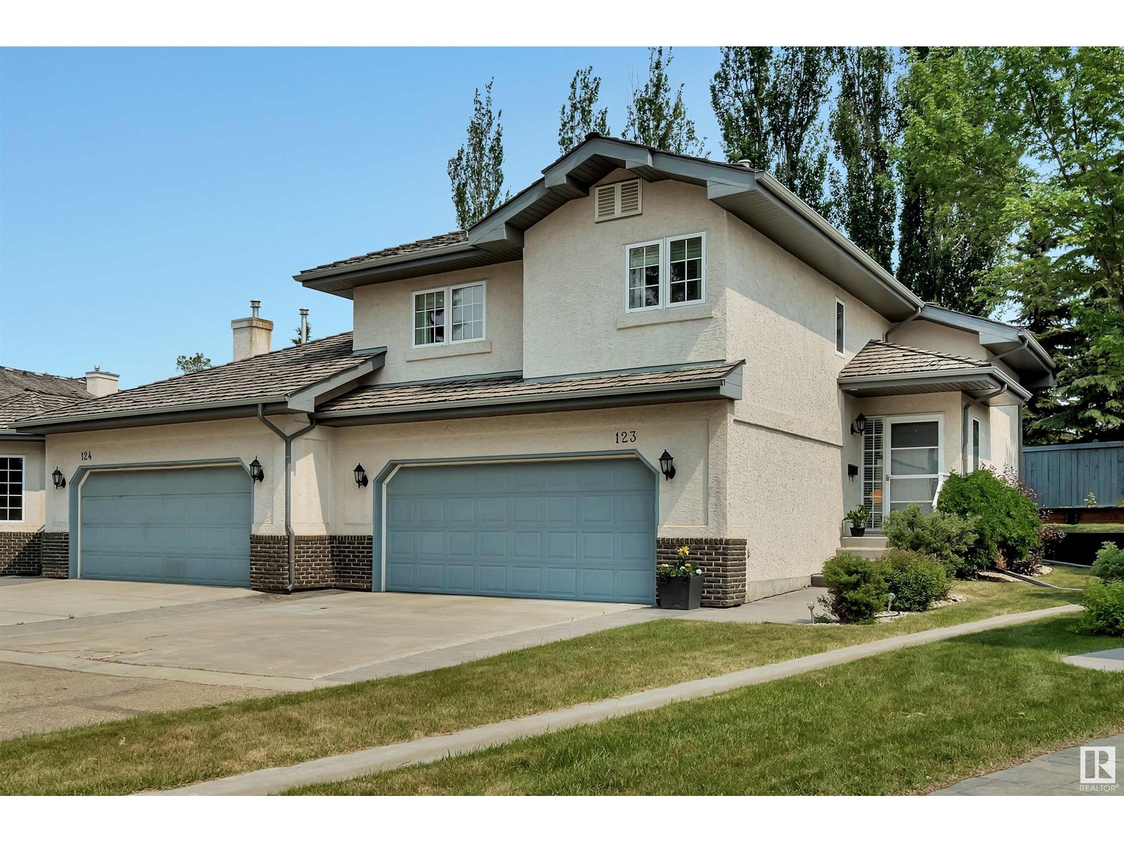 #123 215 BLACKBURN E SW