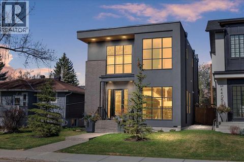 4407 17 Street SW Calgary AB T2T4R1