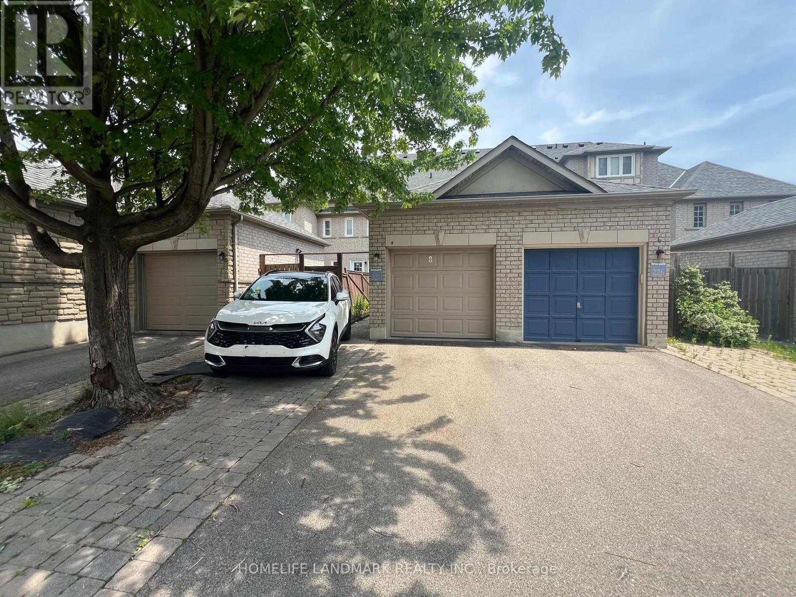 Photo 1 of 15 — 8 BAFFIN COURT, Richmond Hill (Langstaff), ON L4B4J7