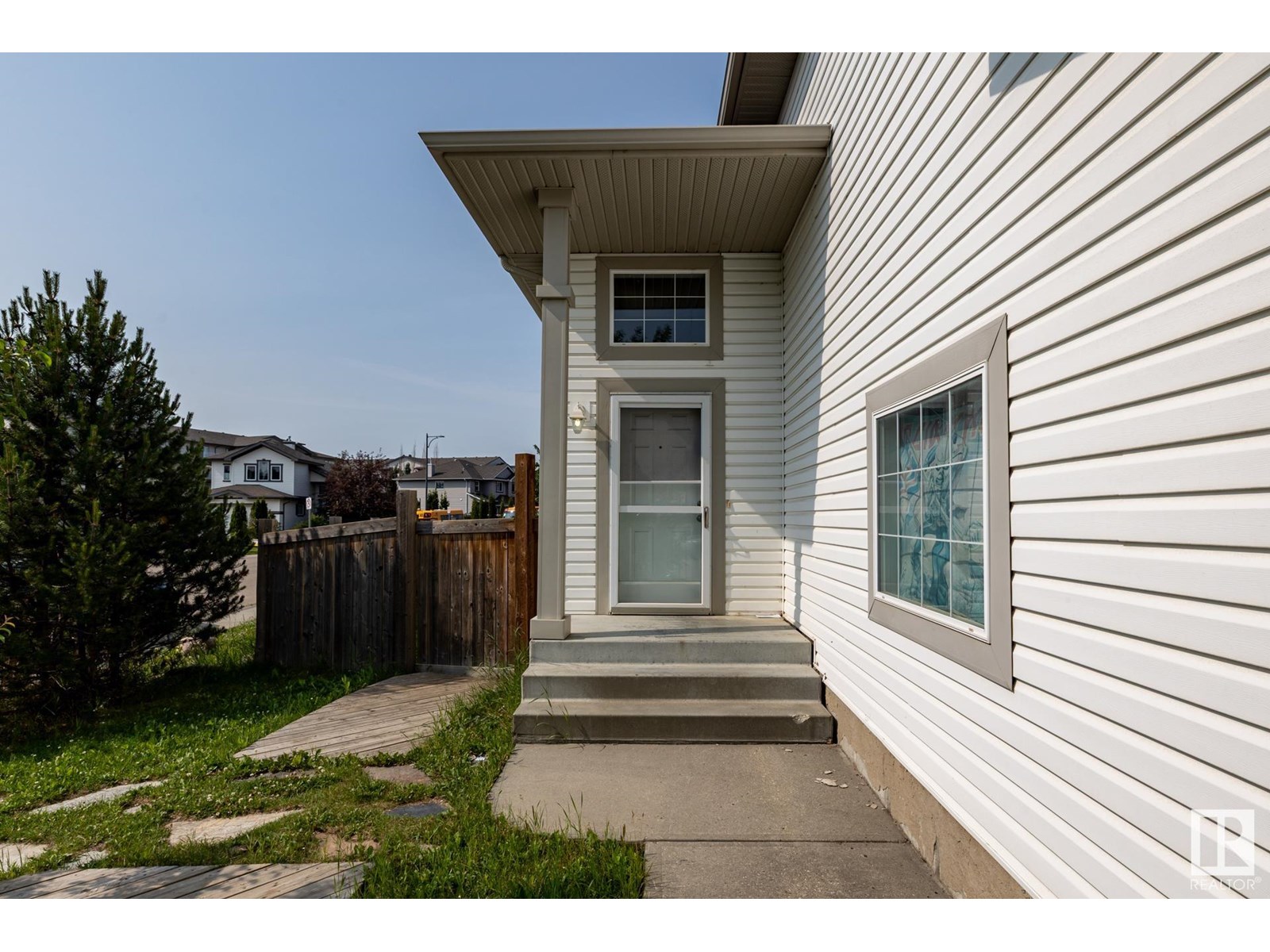 514 79 ST SW