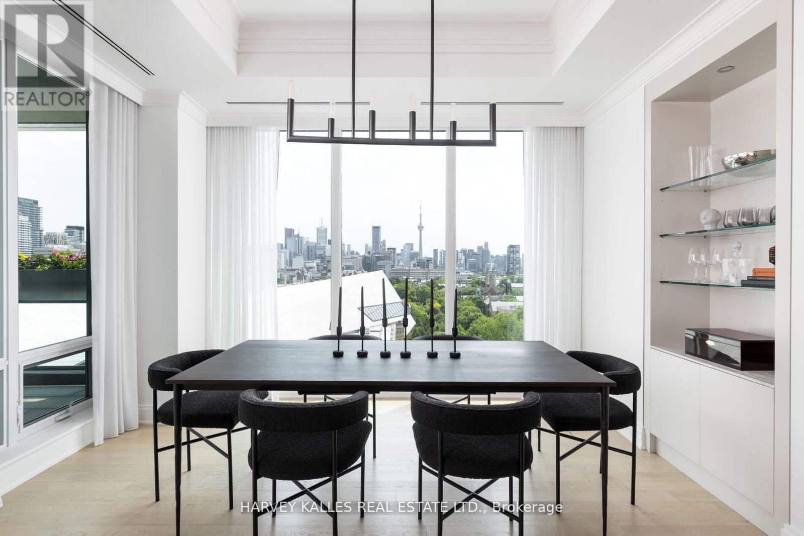 1202 - 206 BLOOR STREET W