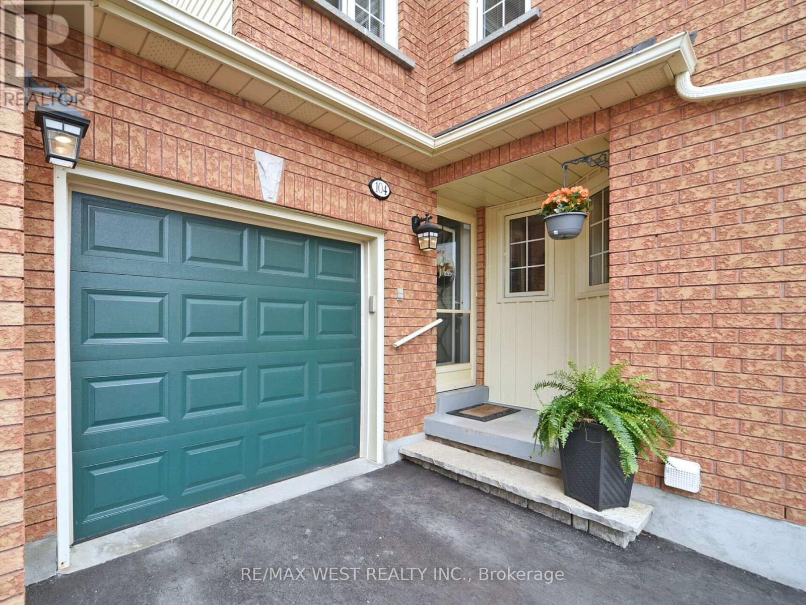 67 - 104 PINEDALE GATE