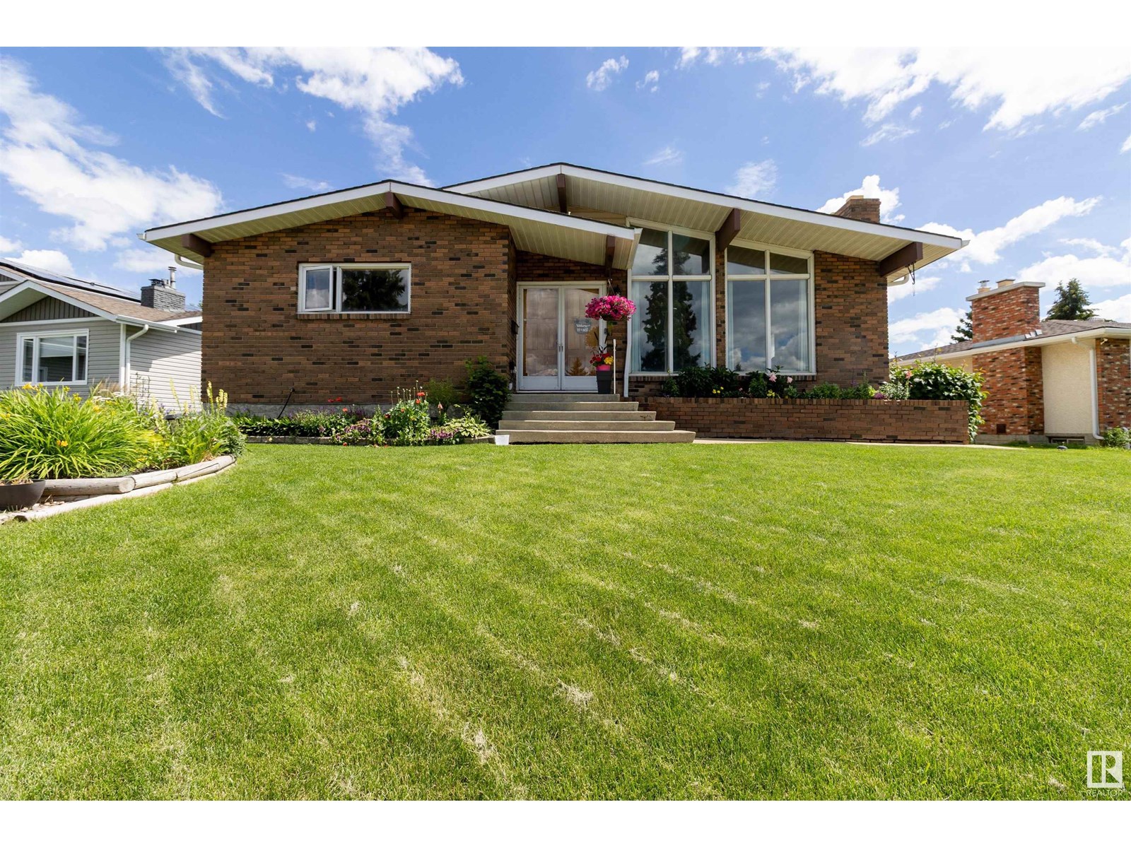 1303 85 ST NW NW