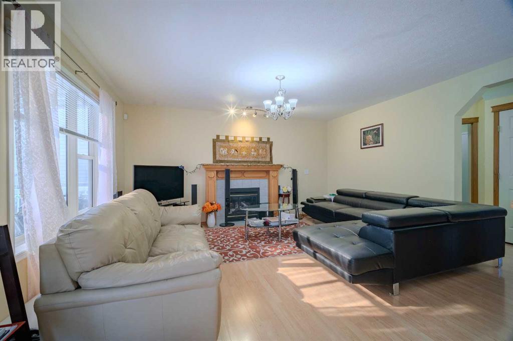 45 Arbour Crest Terrace NW