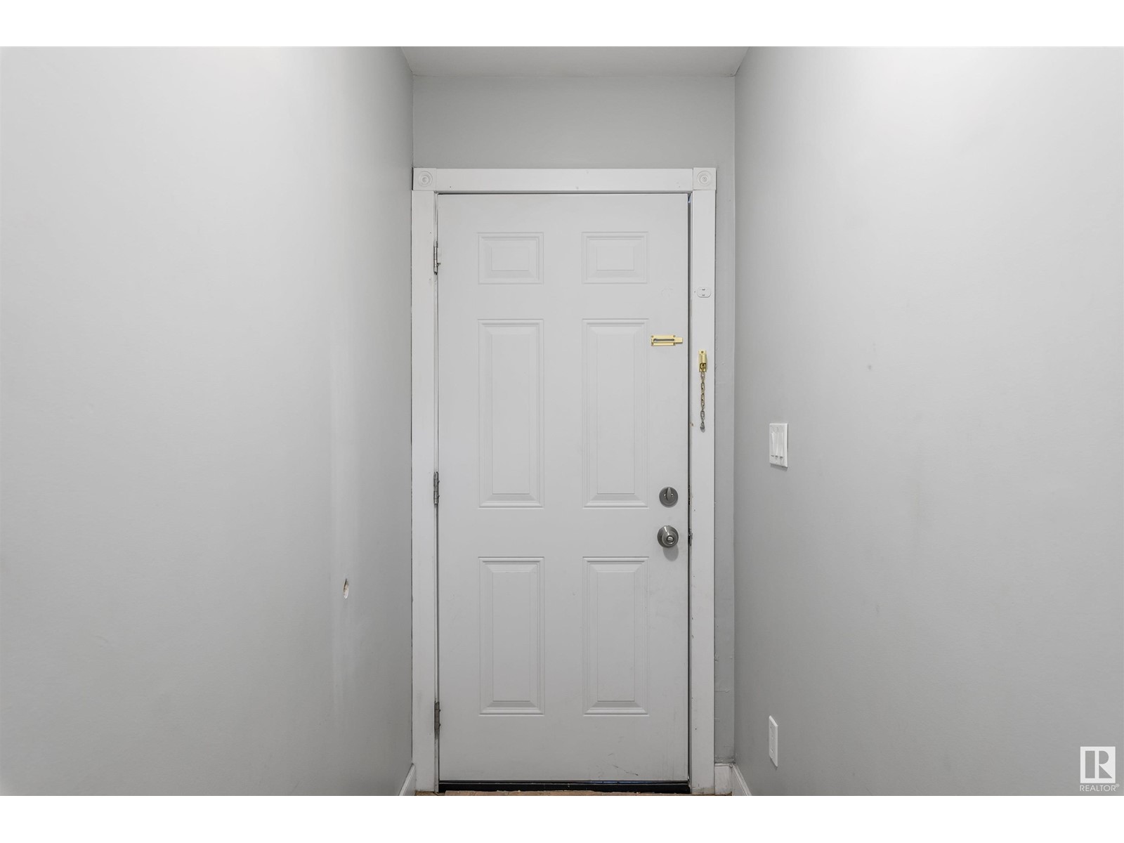 #11 13215 153 AV NW