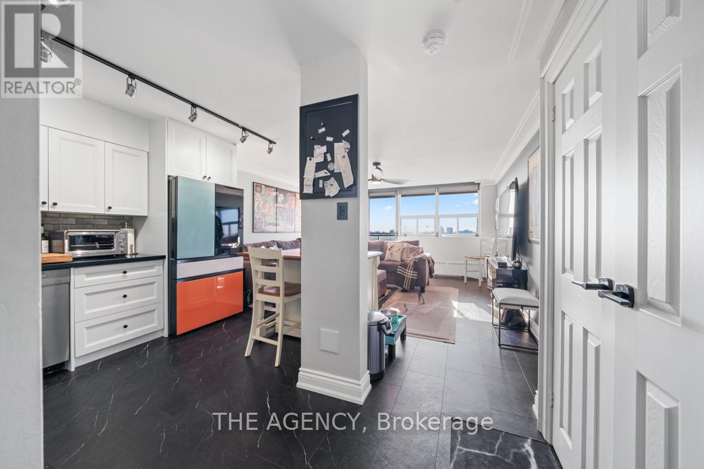 1207 - 5949 YONGE STREET