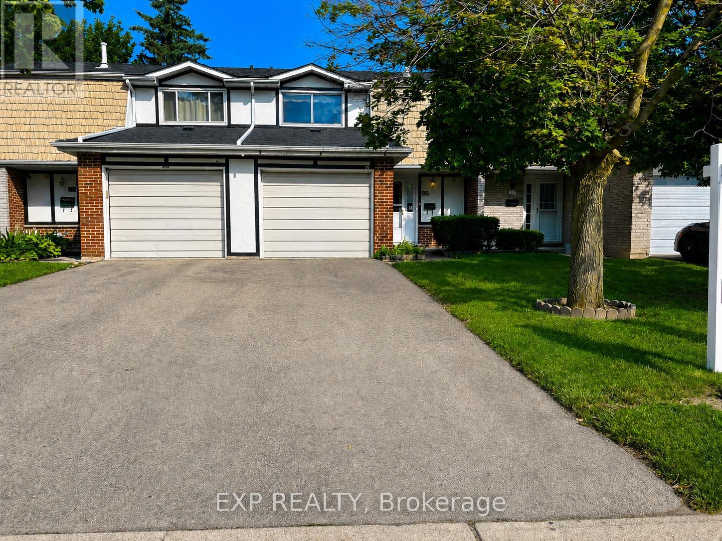 Photo 1 of 31 — 54 NICKLAUS DRIVE, Hamilton (Vincent), ON L8K6H3