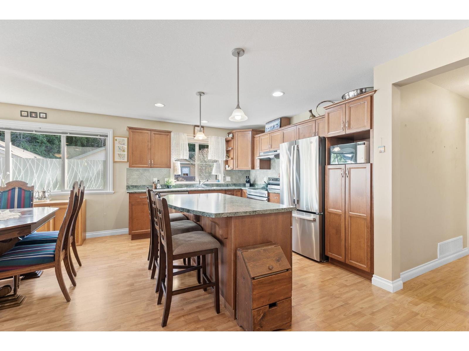 100 46000 THOMAS ROAD|Vedder Crossing