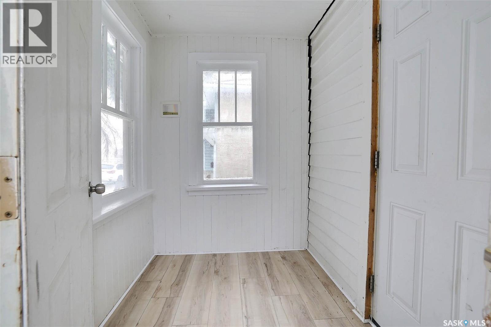 767 ELPHINSTONE STREET