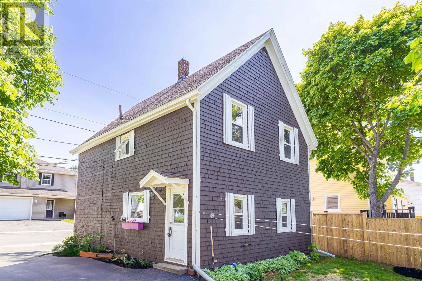 91 + vacant lot Gerald