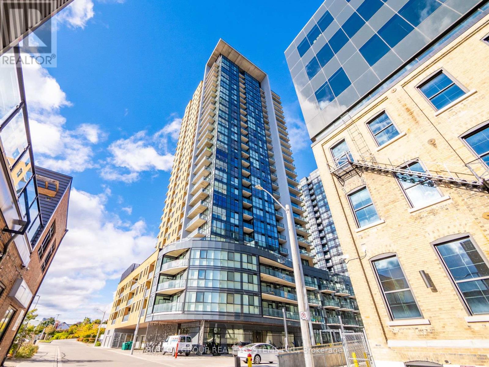 404 - 108 GARMENT STREET