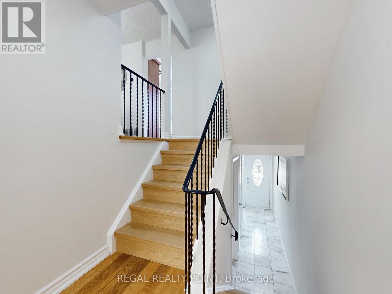 63 - 100 BRIDLETOWNE CIRCLE