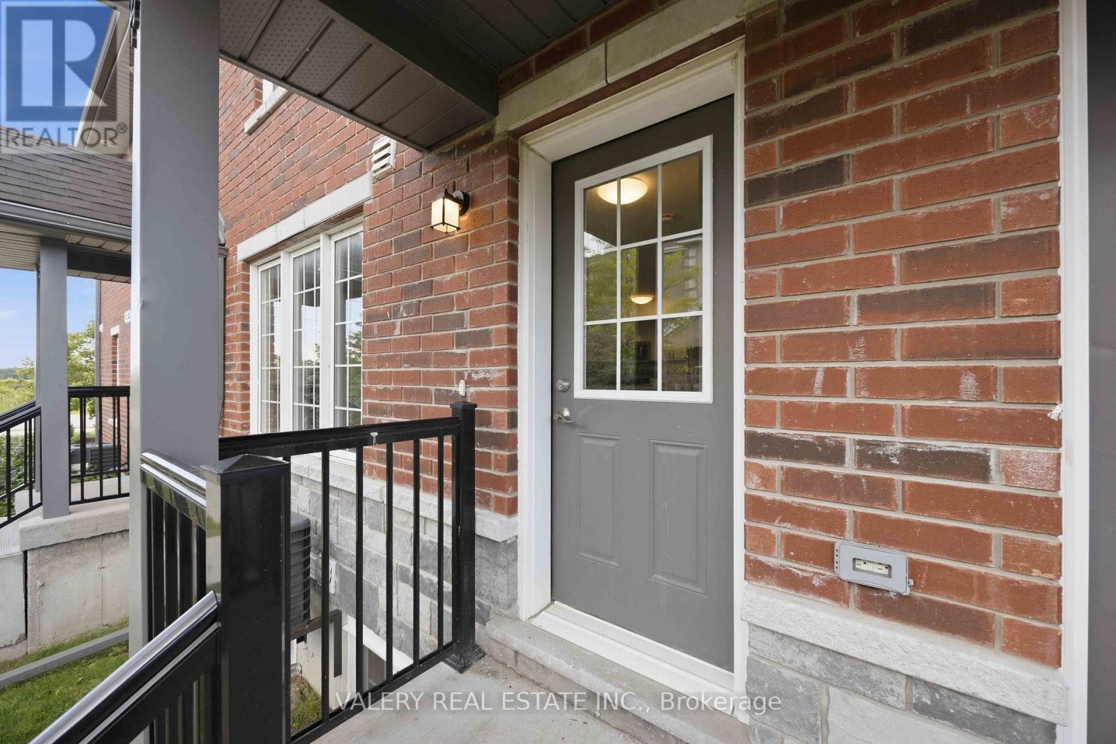 14 - 250 PENETANGUISHENE ROAD