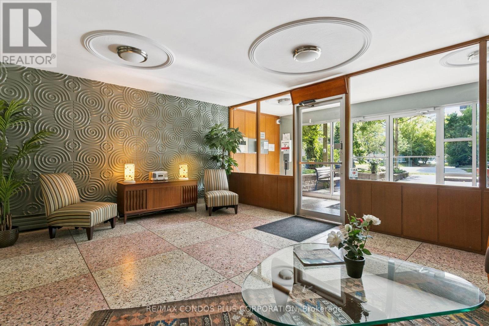 101 - 185 STEPHEN DRIVE W