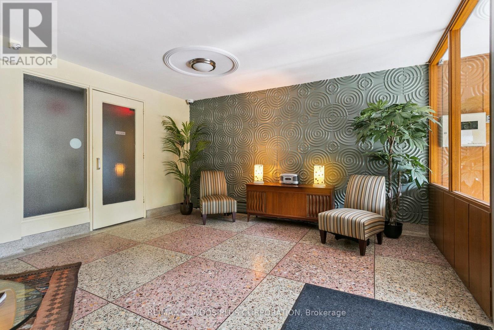 101 - 185 STEPHEN DRIVE W