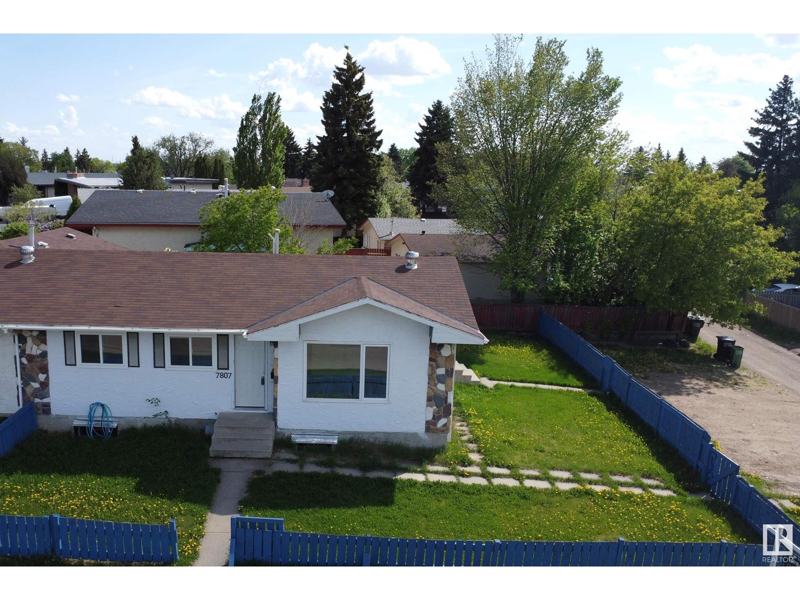 7807 36 AV NW