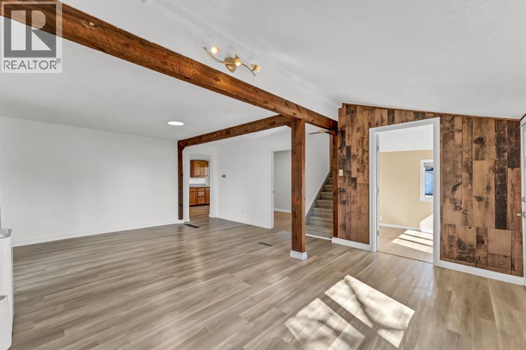25 4 Street NE