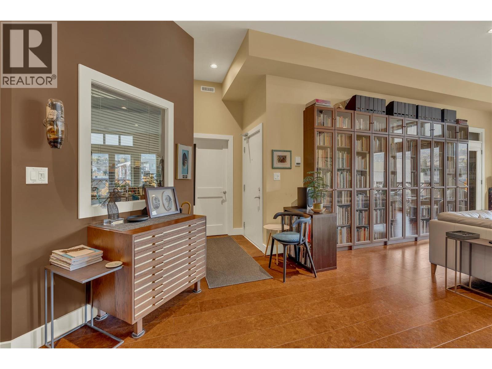 255 Main Street Unit# 301