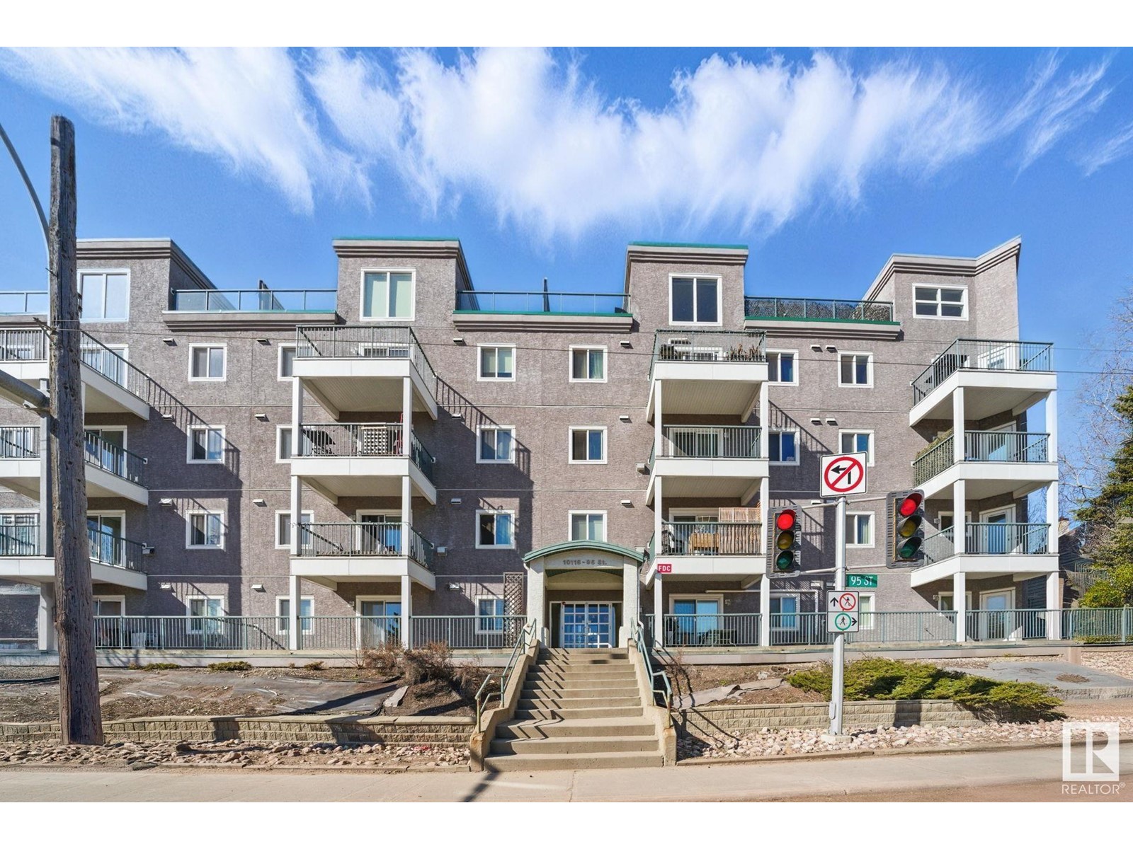 #407 10118 95 ST NW