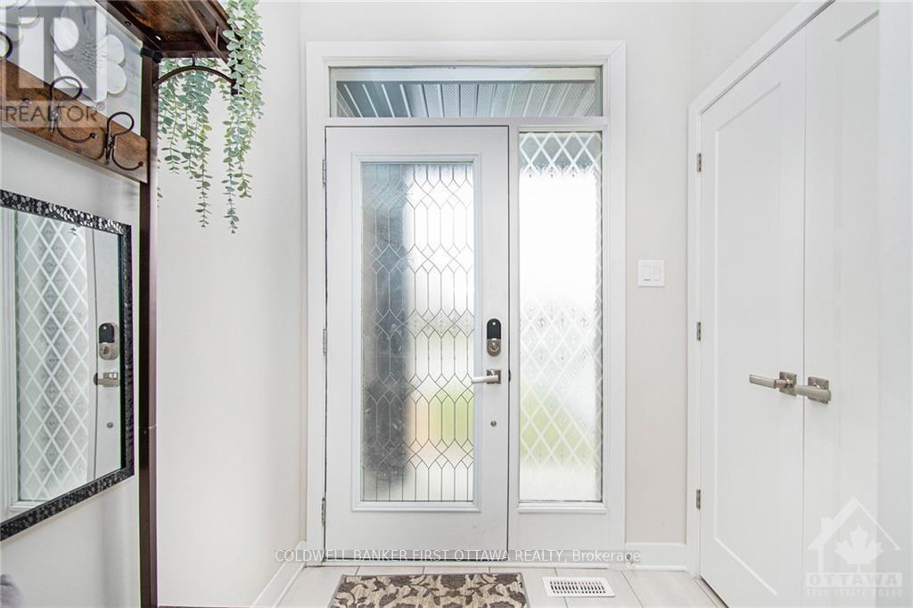 427 RAINROCK CRESCENT