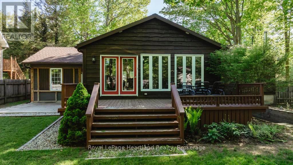 216 SHADYWOOD CRESCENT