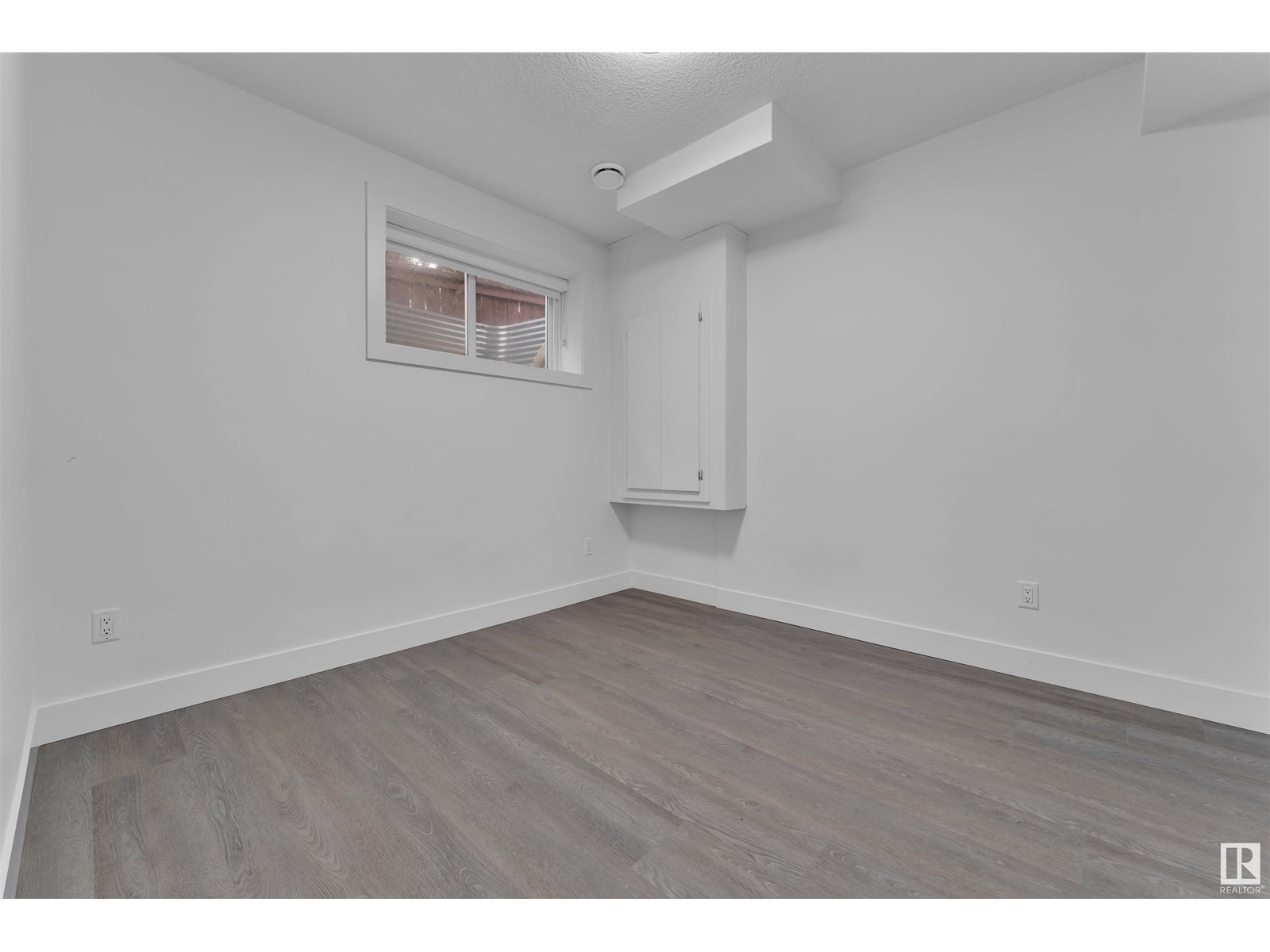 7540 81 AV NW