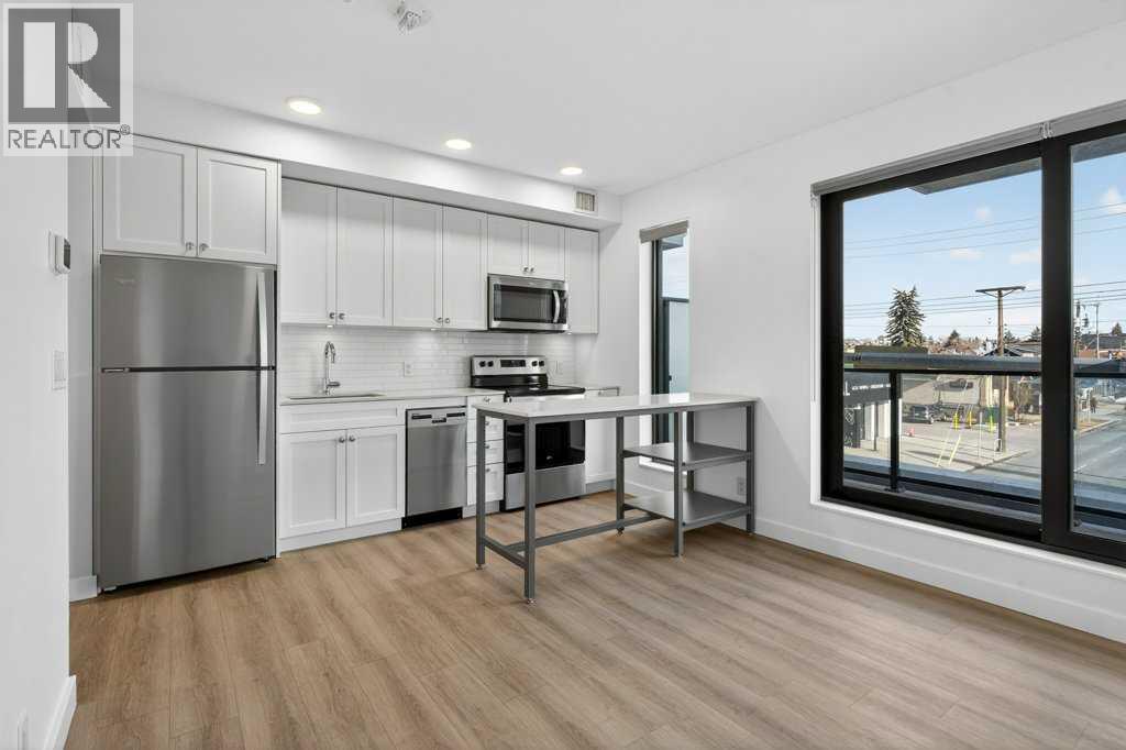 206, 123 4 Street NE