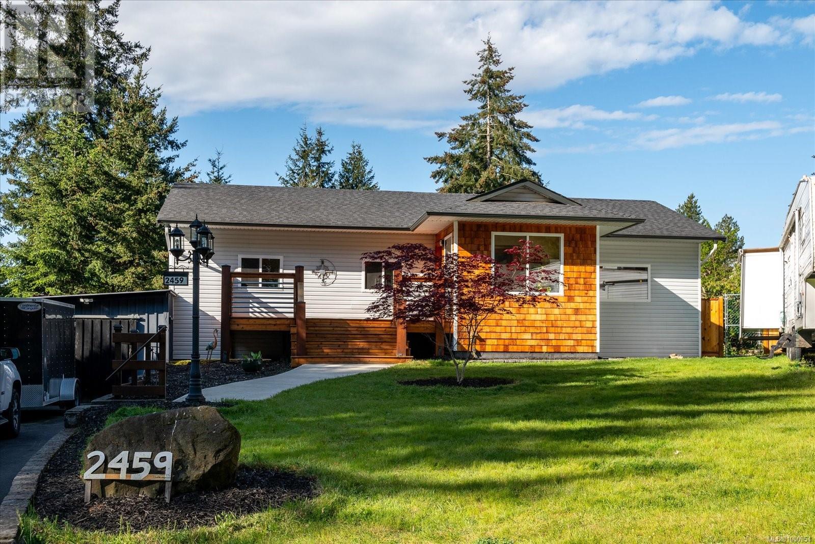 2459 Armstrong Cres