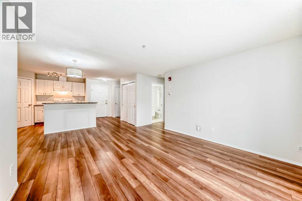 215, 290 Shawville Way SE