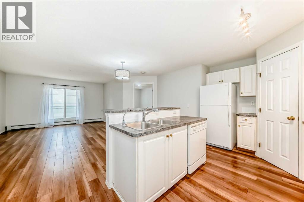 215, 290 Shawville Way SE