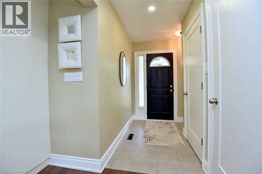 477 WOODVIEW Road Unit# 1