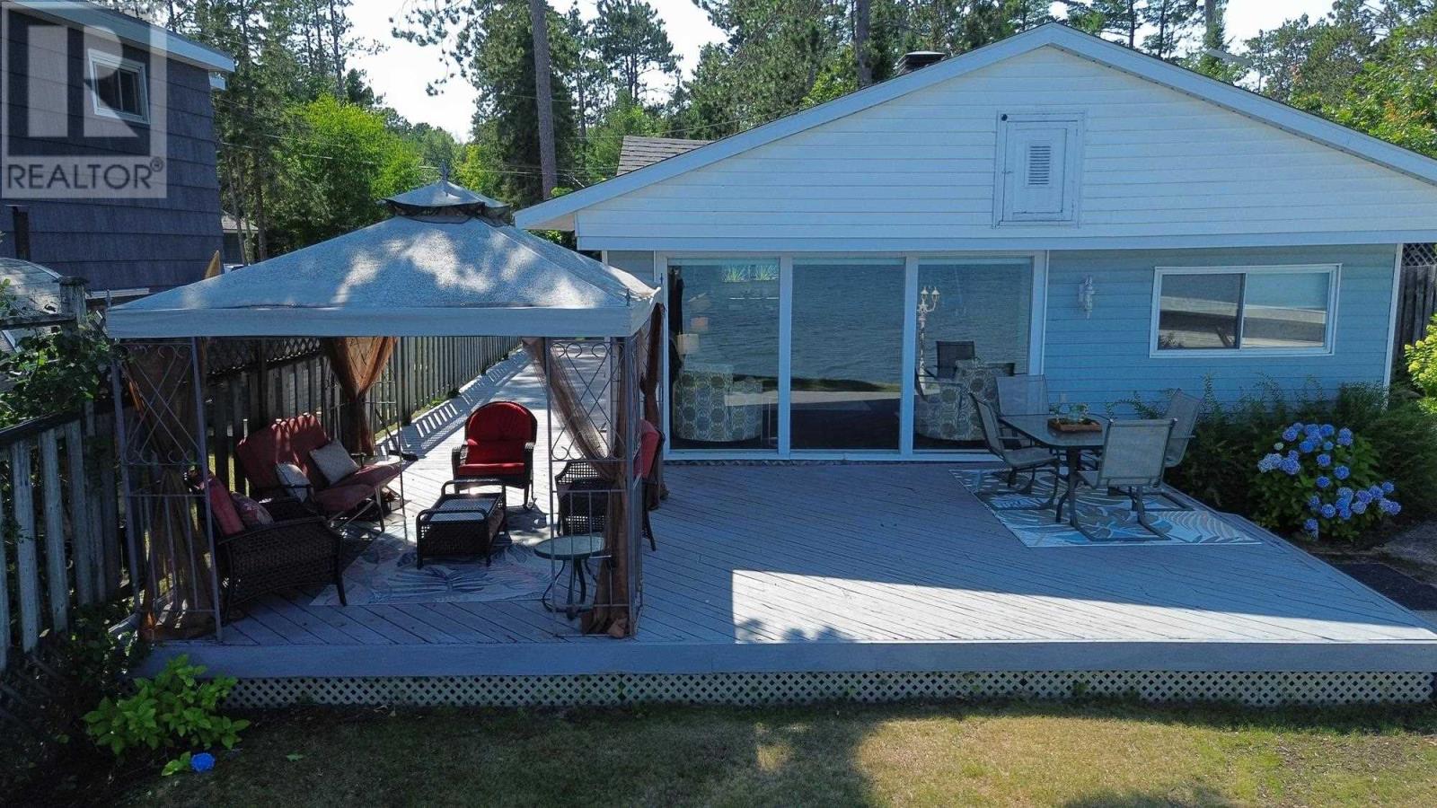 484 Red Pine DR