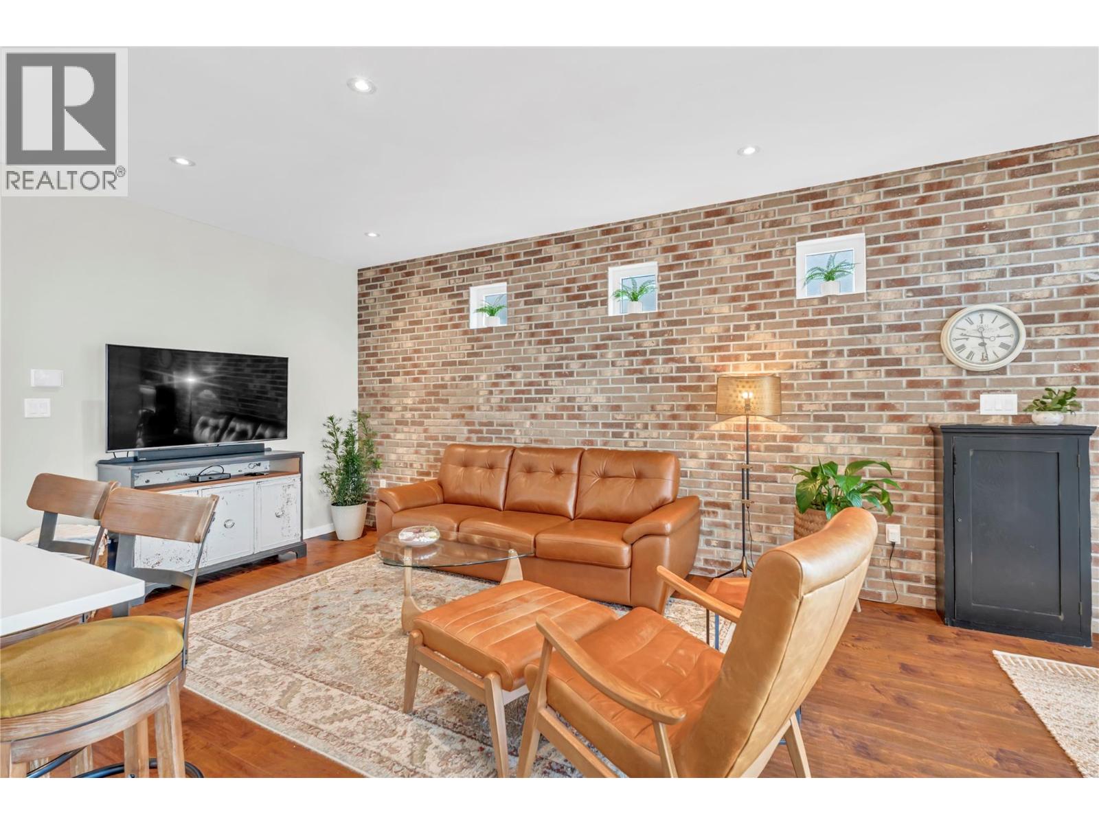 707 CHURCHILL Avenue Unit# 102